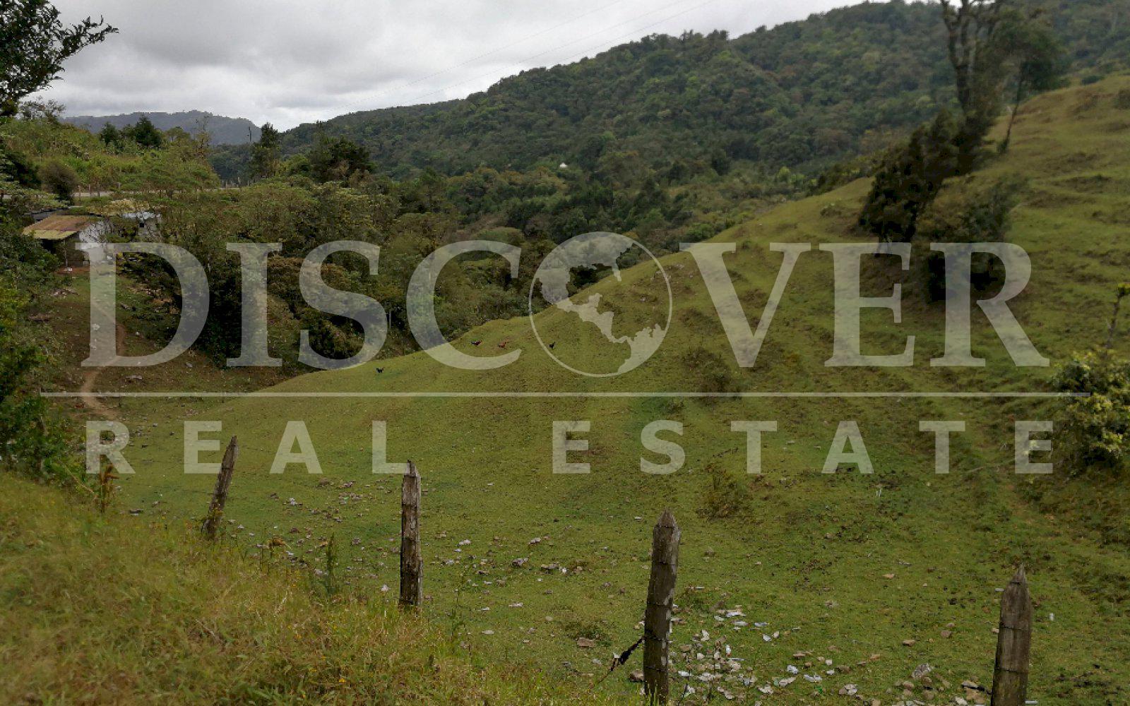 PEQUEÑA FINCA AGRÍCOLA A 100 MTS DE LA CARRETERA MATAGALPA-JINOTEGA.