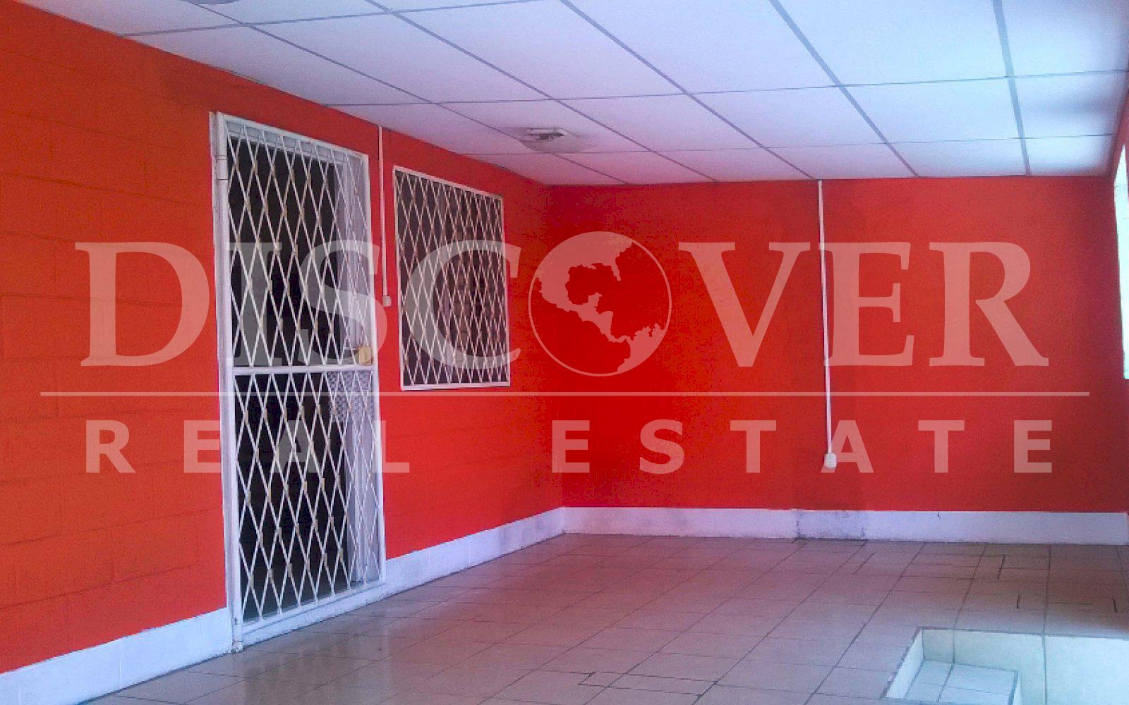 CASA EN VENTA EN RESIDENCIAL SANTA EDUVIGES, MANAGUA