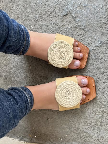 Las sandalias perfectas para lucir elegante y cómoda en este verano. Encarga las tuyas