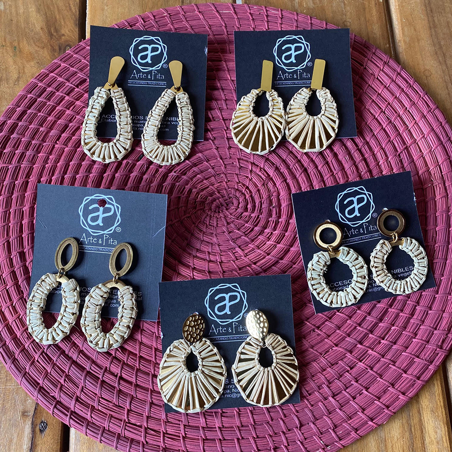 Hermosos aretes con pita