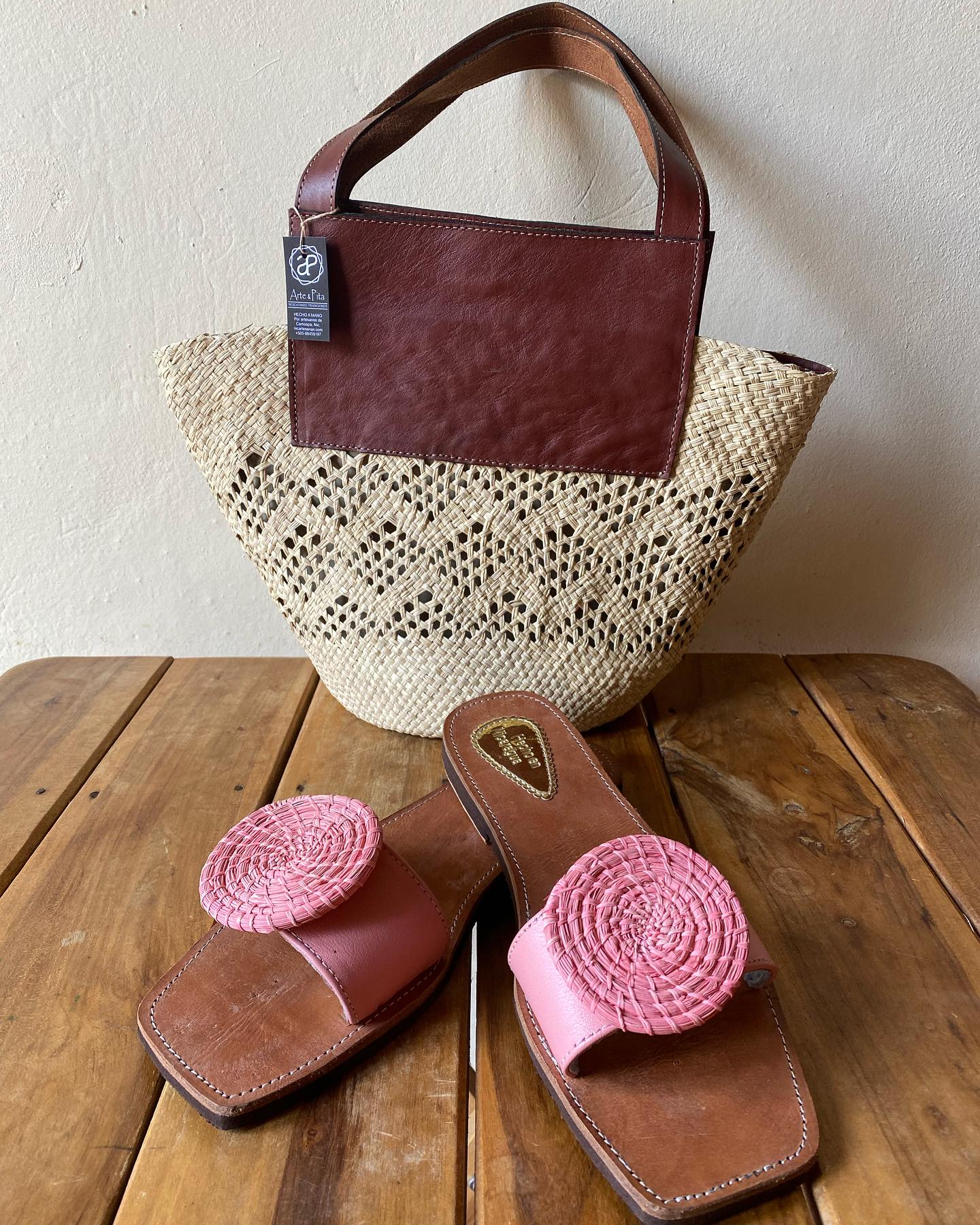 Sandalias y Carteras De Verano